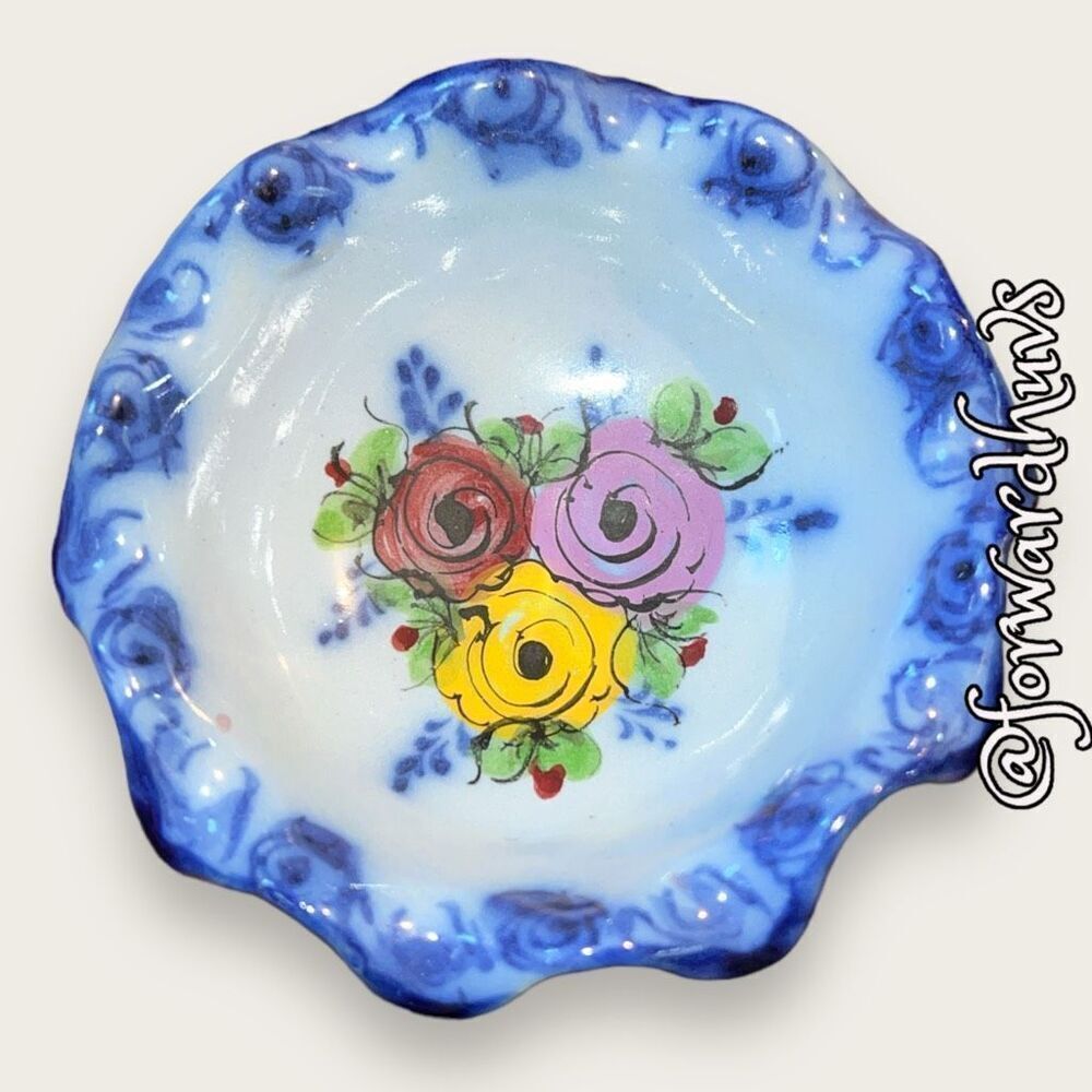 Vintage 3.5” Hand Painted Vestal Alcobaca Portugal Dish